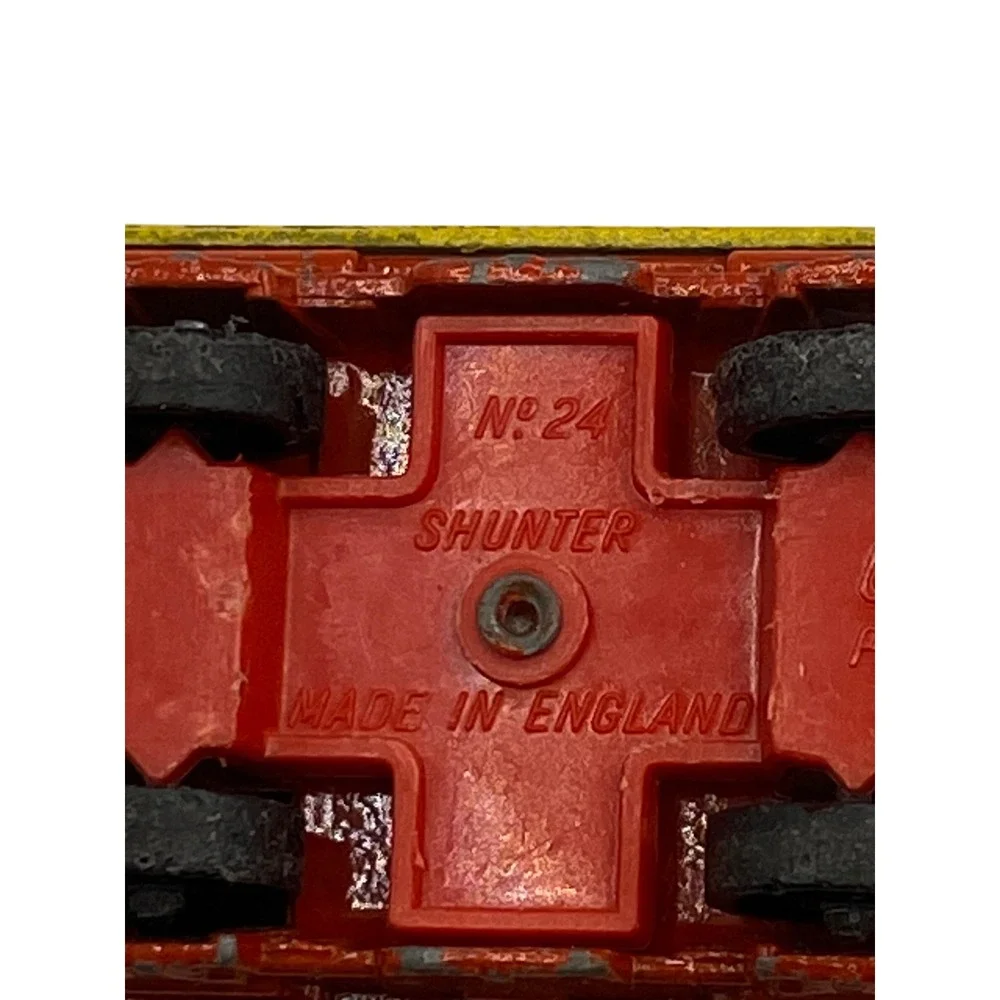 Matchbox Superfast No 24 Diesel Shunter 1978 Lesney Yellow‎ Red Made In England